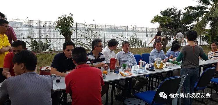 蓬门今始为君开    - 福大校友聚会有感